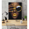 Пример в интерьере Африканка с желтыми очками Раскраска картина по номерам на холсте AAAA-RS020-80x100
