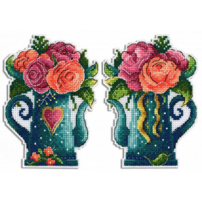  Набор Цветы любви Набор для вышивания на пластиковой канве МП-Студия Р-575