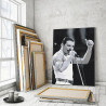 Пример в интерьере Фредди Меркьюри черно-белый 80х120 см Раскраска картина по номерам на холсте AAAA-RS191-80x120