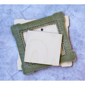  Квадрат зеленая малая Рамка деревянная для вышивки ОР-265