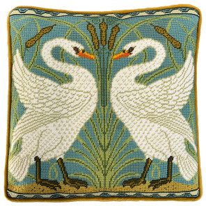  Swan, Rush And Iris Tapestry Набор для вышивания подушки Bothy Threads TAC18