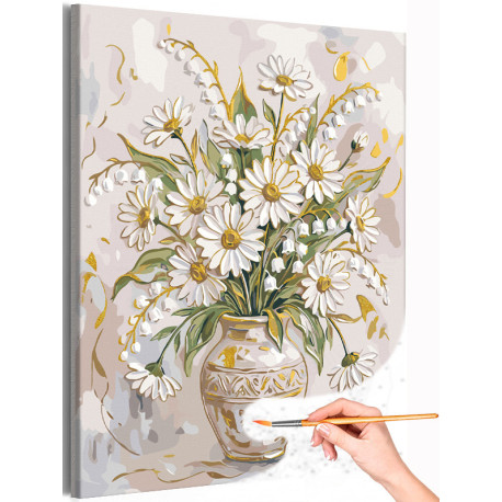 Ромашки и ландыши Цветы в вазе с золотой краской