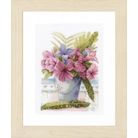  Flowers in Bucket Набор для вышивания LanArte PN-0154326