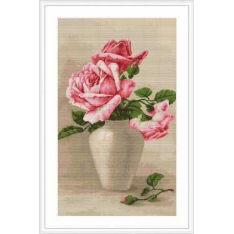 Розовые розы в белой вазе Набор для вышивания LUCA-S